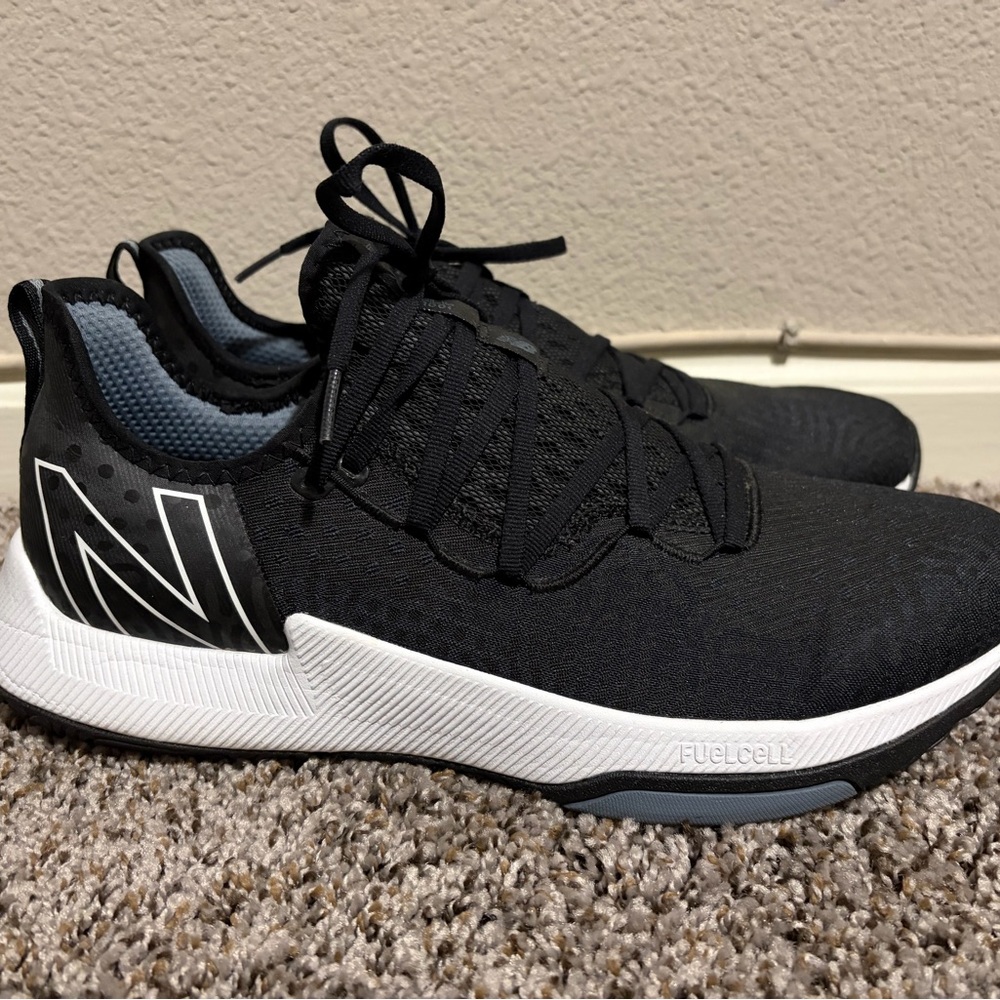 New Balance Fuelcell 100 Black and White Athletic Shoes